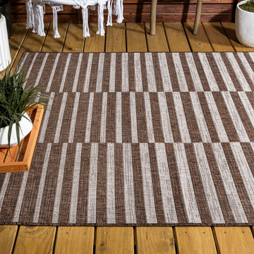 Sukie Modern Offset Stripe Indoor/outdoor Area Rug